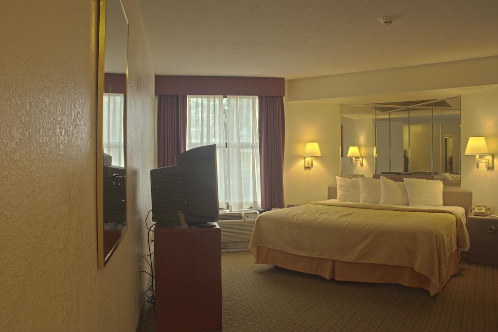 Quality Inn And Suites Indianapolis Esterno foto